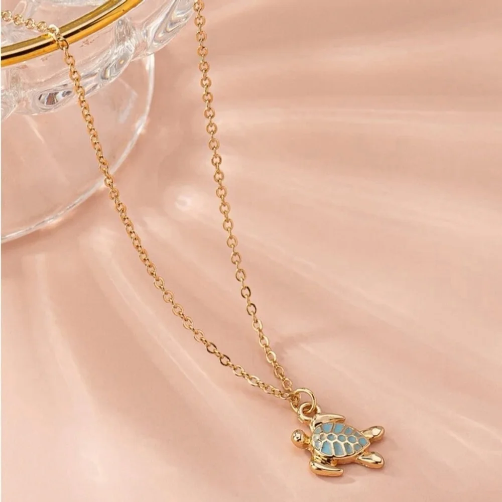 ⚠️Clearance Turtle Pendant Yellow Gold Necklace SS - Picture 1 of 4